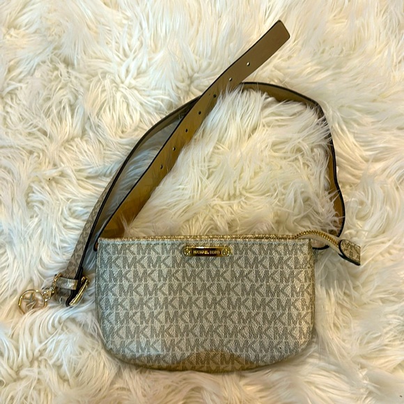 Michael Kors belt bag - Picture 1 of 4